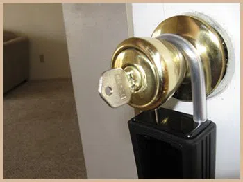 Elite Locksmith Services East Bridgewater, MA 508-657-3234 Elite Locksmith Services East Bridgewater, MA 508-657-3234 - 3-locksmith-key-service